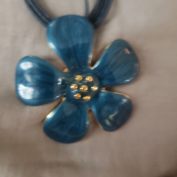 ❤Blue Flower Necklace & Earrings❤ - Picture 3 of 4